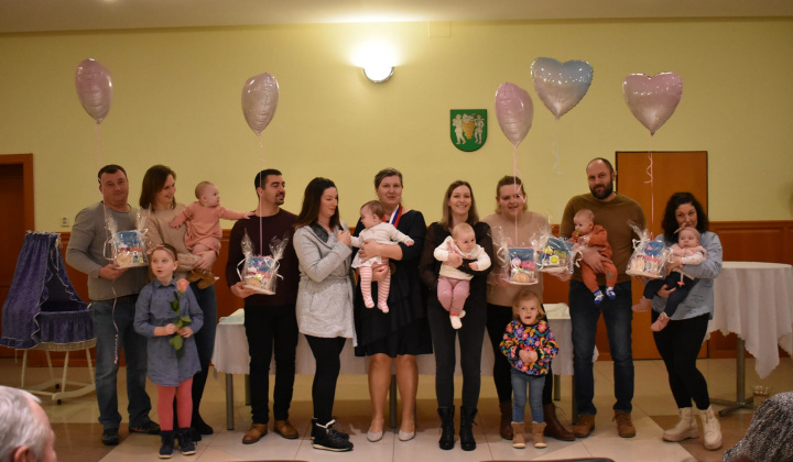 Aktuality / Batôžtek radosti 2023 ... takto sme privítali detičky v našej obci - foto