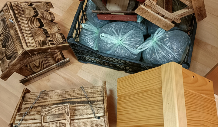 Aktuality / Výsledky súťaže o vtáčiu búdku s krmivom - foto