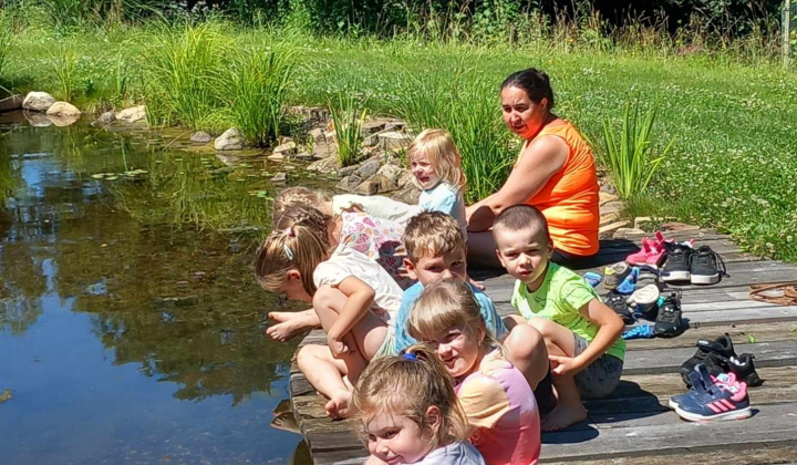 Aktuality / Deti z MŠ na výlete po našich chodníčkoch - foto