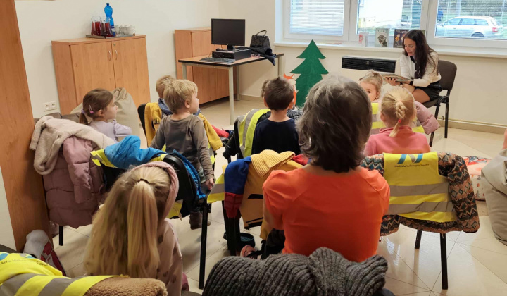 Aktuality / Beseda ''Malvínkine Vianoce'' so spisovateľkou Kristínou Mišovičovou  - foto