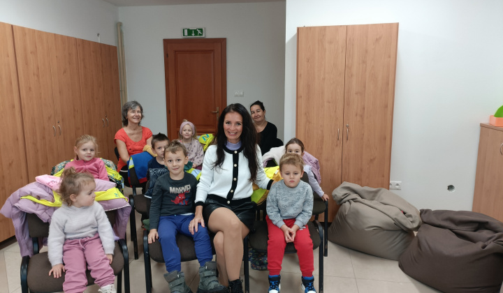 Aktuality / Beseda ''Malvínkine Vianoce'' so spisovateľkou Kristínou Mišovičovou  - foto