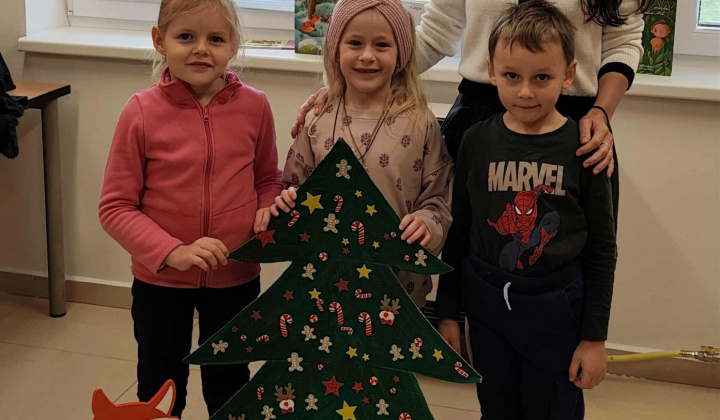 Aktuality / Beseda ''Malvínkine Vianoce'' so spisovateľkou Kristínou Mišovičovou  - foto