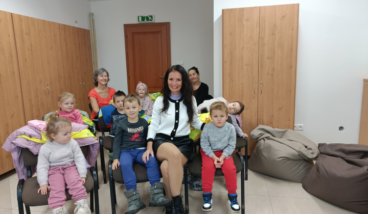 Aktuality / Beseda ''Malvínkine Vianoce'' so spisovateľkou Kristínou Mišovičovou  - foto