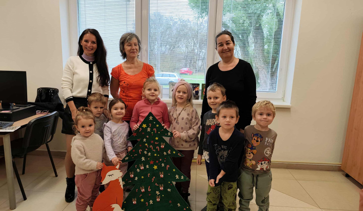 Aktuality / Beseda ''Malvínkine Vianoce'' so spisovateľkou Kristínou Mišovičovou  - foto