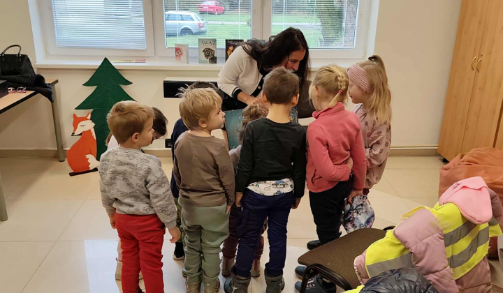 Aktuality / Beseda ''Malvínkine Vianoce'' so spisovateľkou Kristínou Mišovičovou  - foto