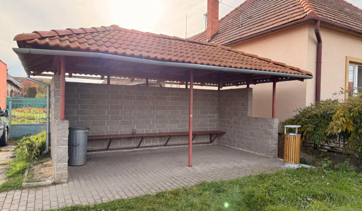 Modernizácia a vybavenie  autobusových zastávok